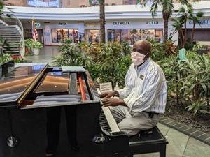 Volunteer Pianist at Health Park